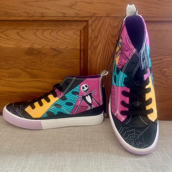 Womens The Nightmare Before Christmas Hightop Sneakers size 8 - Picture 1 of 7